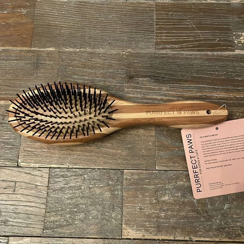 Bath & Body Works Perfect Paws Pin and Bristle Brush🖤